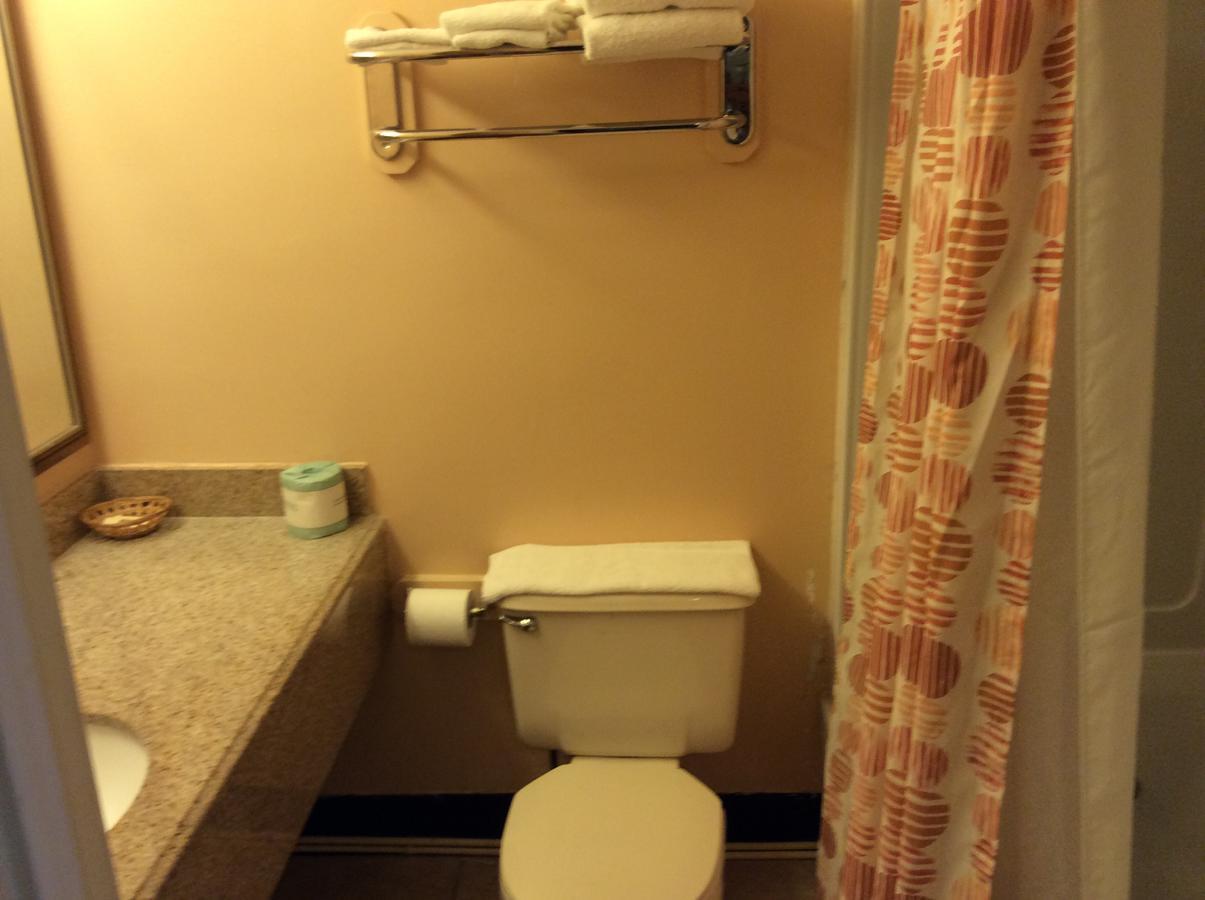 Village Inn Annapolis Bagian luar foto